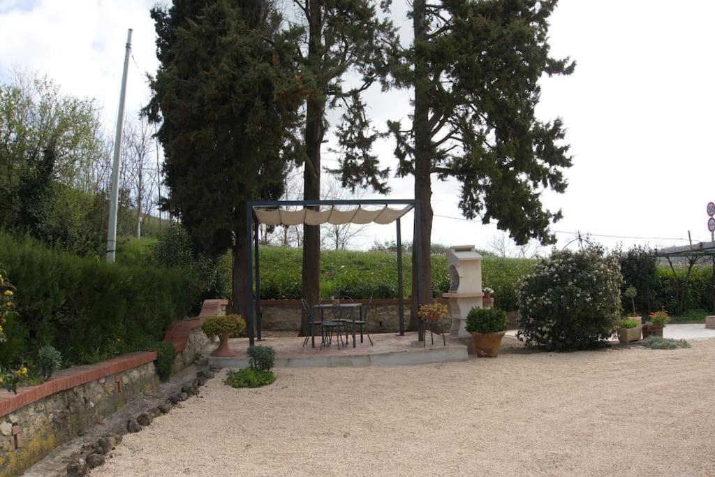 Casa Vacanze Podere San Giusto Волтера Екстериор снимка