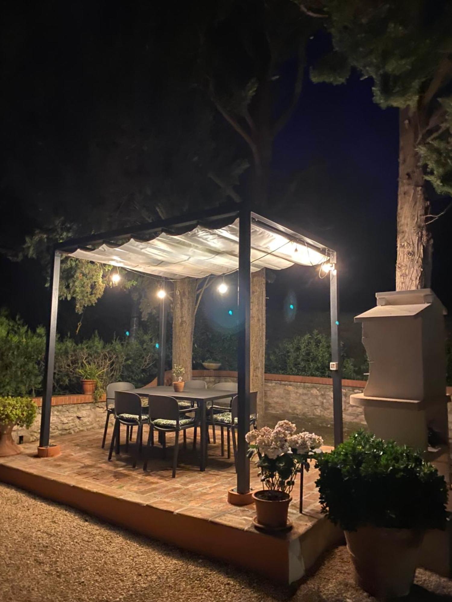 Casa Vacanze Podere San Giusto Волтера Екстериор снимка